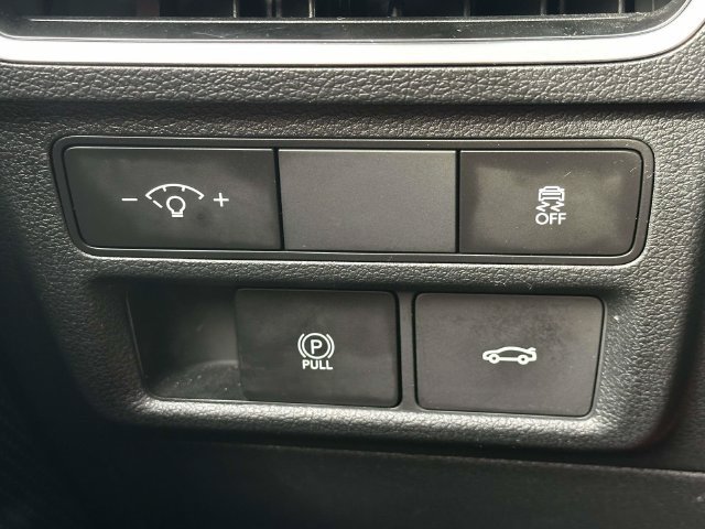 Used 2025 Hyundai Sonata SEL FWD image 25