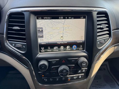 Used 2017 Jeep Grand Cherokee Overland w/ Jeep Active Safety Group AWD/4WD image 21