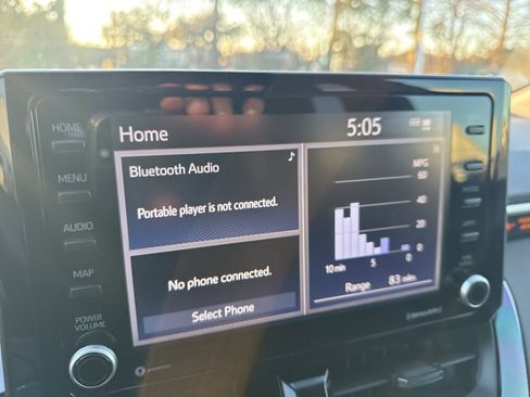 Used 2022 Toyota Corolla LE image 9