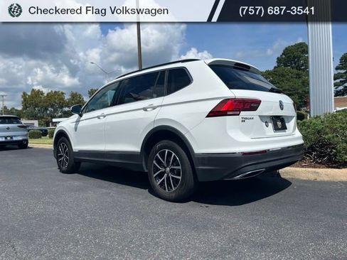 Used 2021 Volkswagen Tiguan SE w/ Panoramic Sunroof Package AWD/4WD image 8