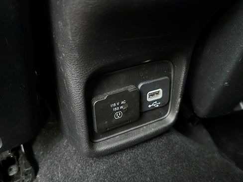 Used 2019 Jeep Compass Latitude AWD/4WD image 32