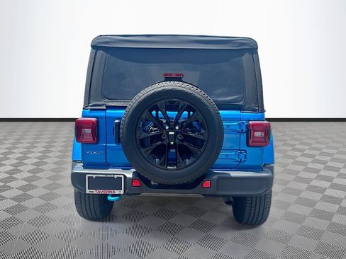 Used 2023 Jeep Wrangler Unlimited Sahara AWD/4WD image 7
