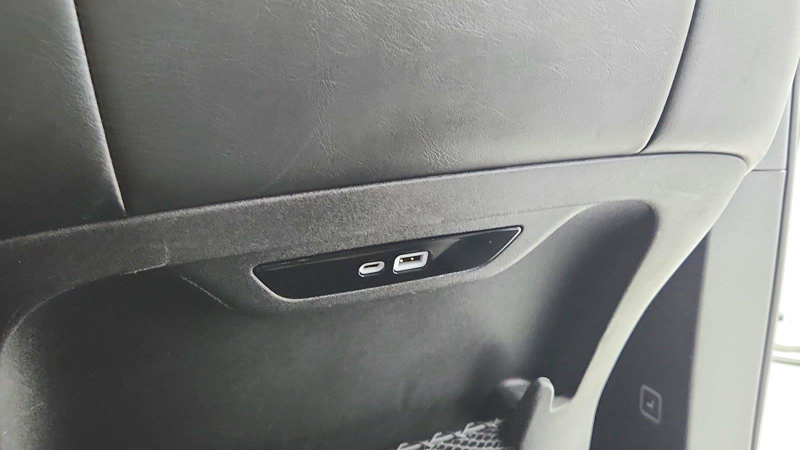 Used 2025 Chrysler Pacifica Limited FWD image 23