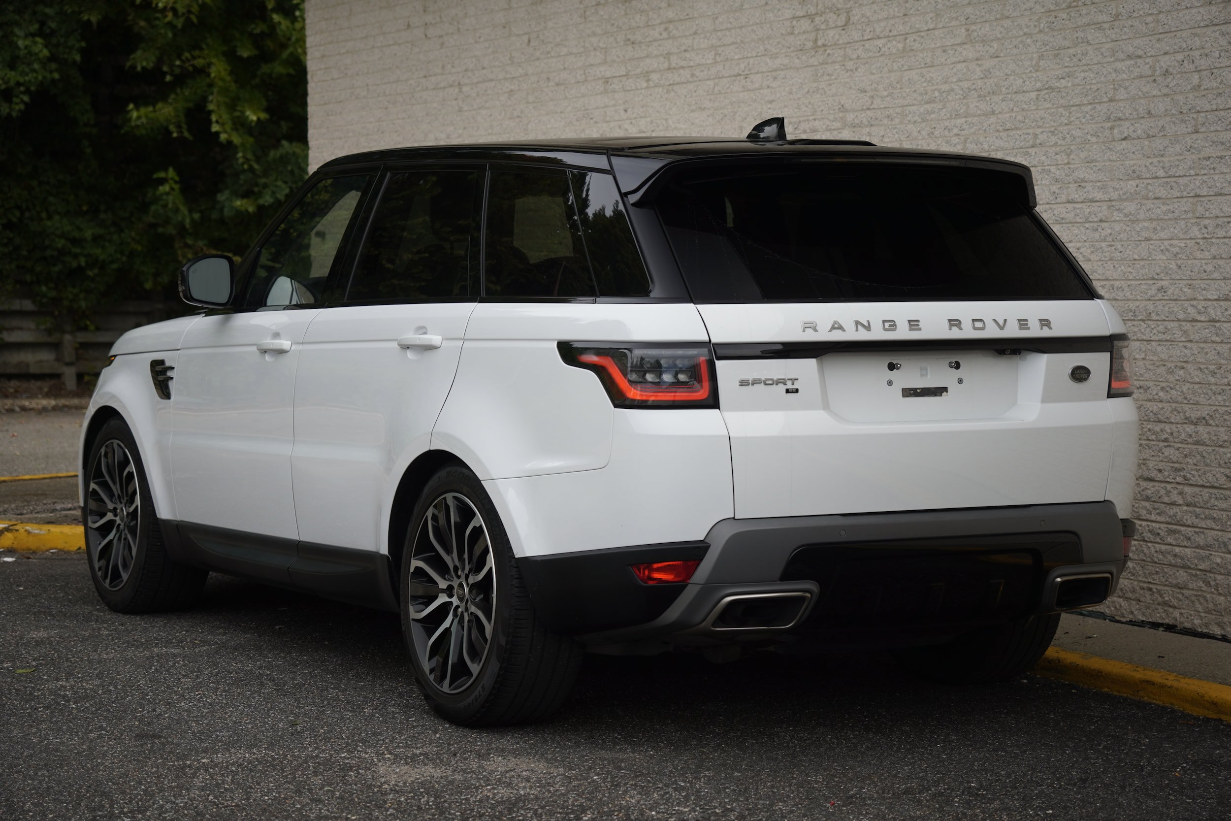 Used 2021 Land Rover Range Rover Sport SE AWD/4WD image 5