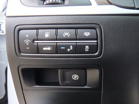 Used 2017 Genesis G80 3.8 w/ Option Group 03 image 27