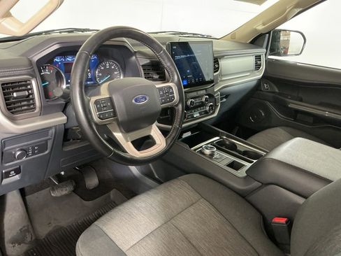 Used 2022 Ford Expedition XLT image 22