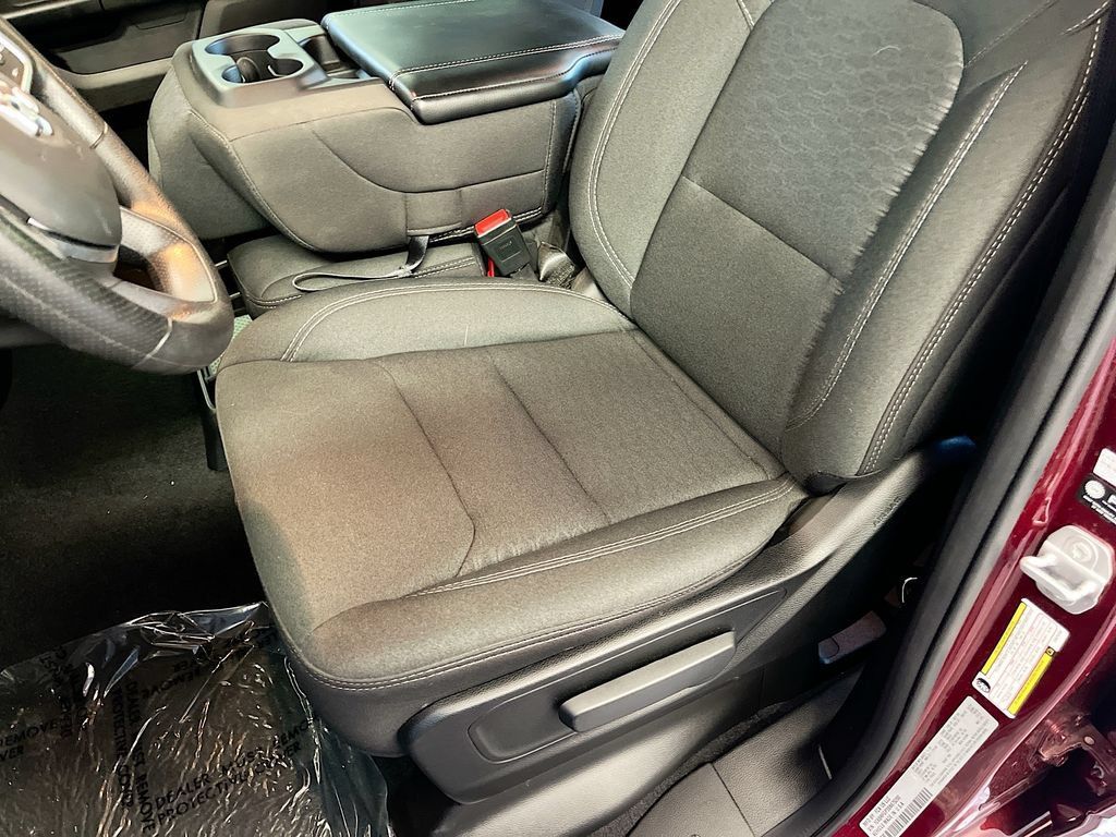 Used 2025 RAM 1500 Warlock AWD/4WD image 18