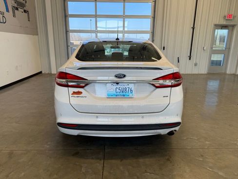 Used 2018 Ford Fusion SE w/ Equipment Group 201A image 4