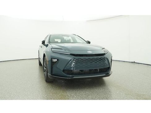 New 2025 Toyota Crown Signia image 30