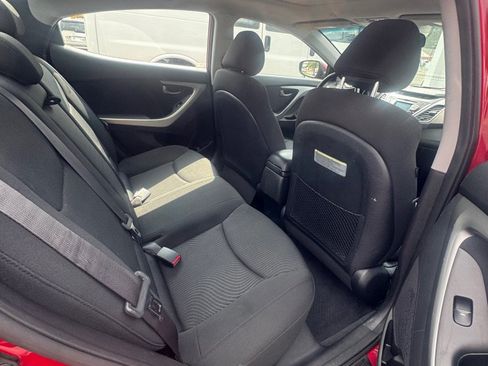 Used 2015 Hyundai Elantra SE w/ Option Group 03 FWD image 9