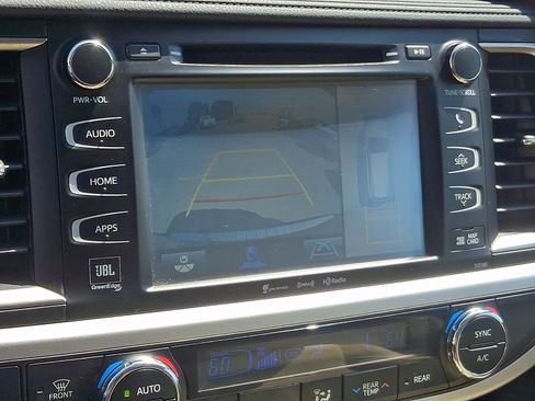 Used 2017 Toyota Highlander Limited Platinum AWD/4WD image 17