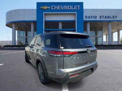 Used 2024 Nissan Pathfinder S FWD image 6