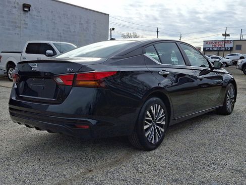 Used 2023 Nissan Altima 2.5 SV FWD image 5