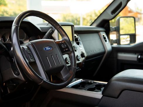 Used 2016 Ford F250 Lariat w/ Lariat Ultimate Package AWD/4WD image 21