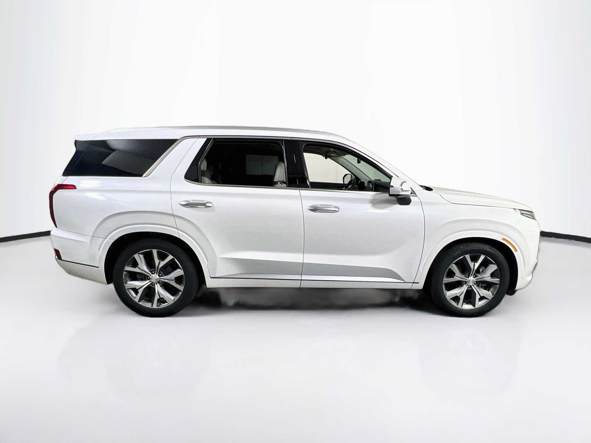 Used 2022 Hyundai Palisade Limited w/ Cargo Package AWD/4WD image 4
