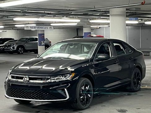 New 2026 Volkswagen Jetta SE image 3