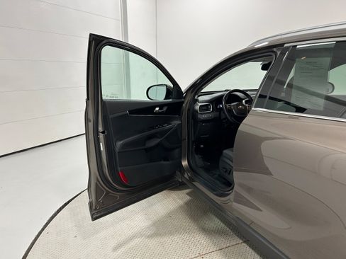 Used 2019 Kia Sorento AWD w/ LX Convenience Package image 21