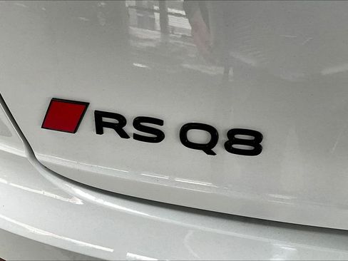 New 2026 Audi RS Q8 performance image 9