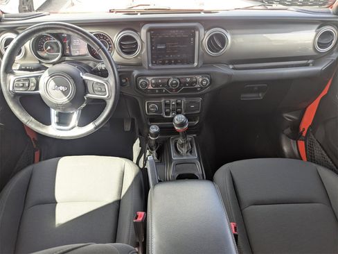 Used 2018 Jeep Wrangler Unlimited Sahara image 15