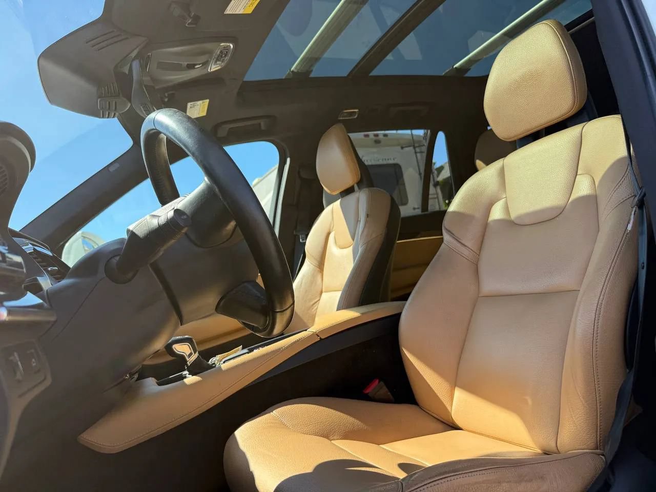 Used 2017 Volvo XC90 T6 Momentum w/ Vision Package AWD/4WD image 35