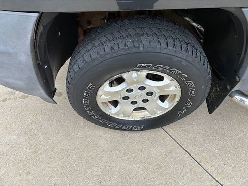 Used 2005 Chevrolet Avalanche Z71 w/ Preferred Equipment Group image 10