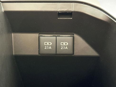 Certified 2020 Toyota Camry XSE image 37