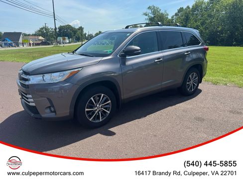 Used 2019 Toyota Highlander XLE image 2