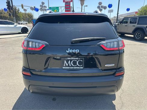 Used 2020 Jeep Cherokee Latitude FWD image 12