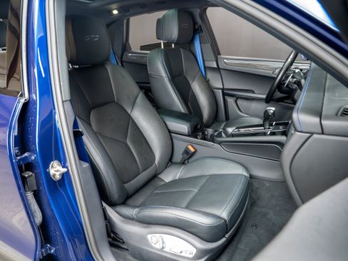 Certified 2023 Porsche Macan GTS AWD/4WD image 37