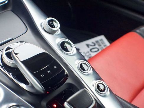 Used 2018 Mercedes-Benz AMG GT Roadster image 38