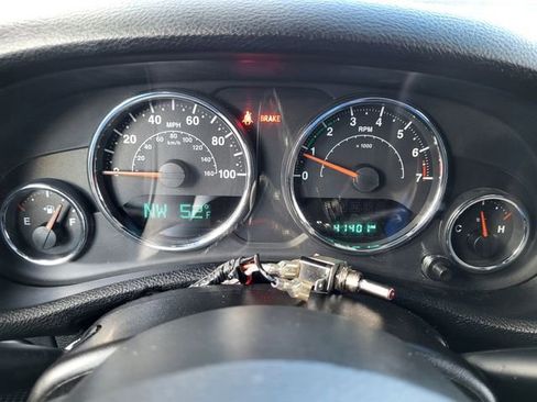 Used 2015 Jeep Wrangler Unlimited Rubicon w/ Connectivity Group image 18