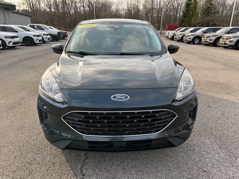 Used 2022 Ford Escape SE w/ SE Sport Appearance Package image 2