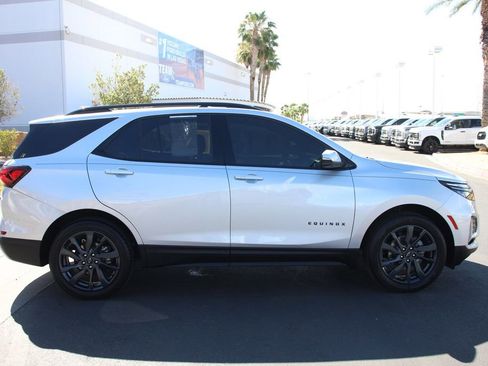 Used 2022 Chevrolet Equinox RS w/ Infotainment Package FWD image 10