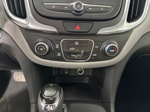 Used 2018 Chevrolet Equinox LS image 23