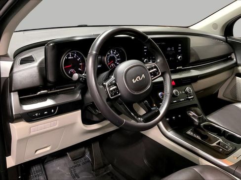 Used 2023 Kia Carnival LX FWD image 35
