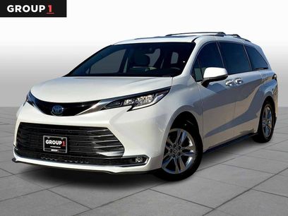 Used 2022 Toyota Sienna Limited