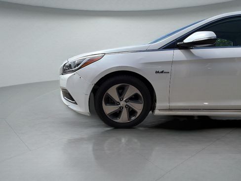 Used 2017 Hyundai Sonata Limited w/ Ultimate Package 02 FWD image 31