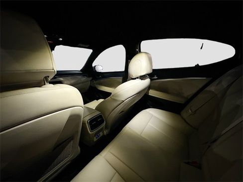 Used 2026 Genesis G70 2.5T image 24