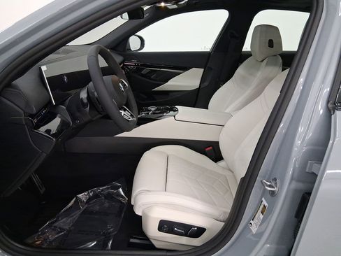 New 2026 BMW 530i w/ M Sport Package RWD image 5