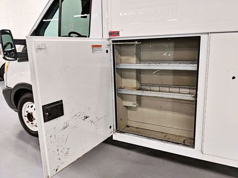 Used 2015 Ford Transit 350 138 DRW w/ Interior Upgrade Package image 34