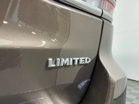 Used 2017 Jeep Grand Cherokee Limited AWD/4WD image 32