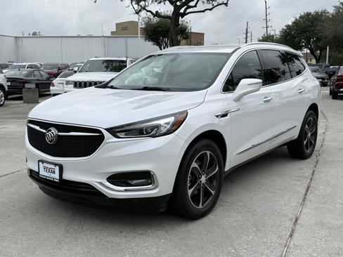 Used 2020 Buick Enclave Essence w/ Sport Touring Edition image 9