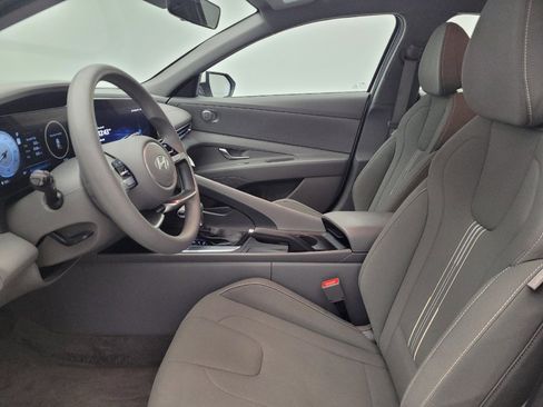 Used 2024 Hyundai Elantra SEL FWD image 17