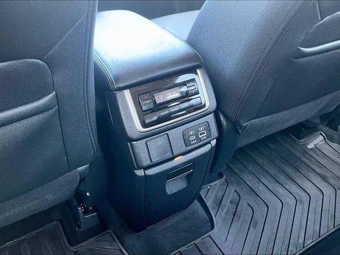 Used 2024 Subaru Ascent Onyx Edition AWD/4WD image 11