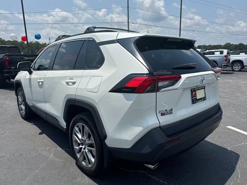 Used 2022 Toyota RAV4 XLE Premium FWD image 8