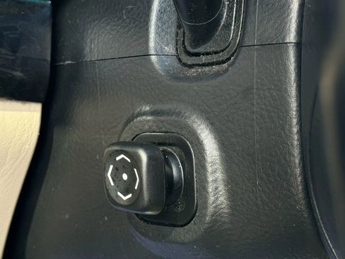 Used 2005 Lexus GX 470 GX 470 Sport Utility 4D image 34