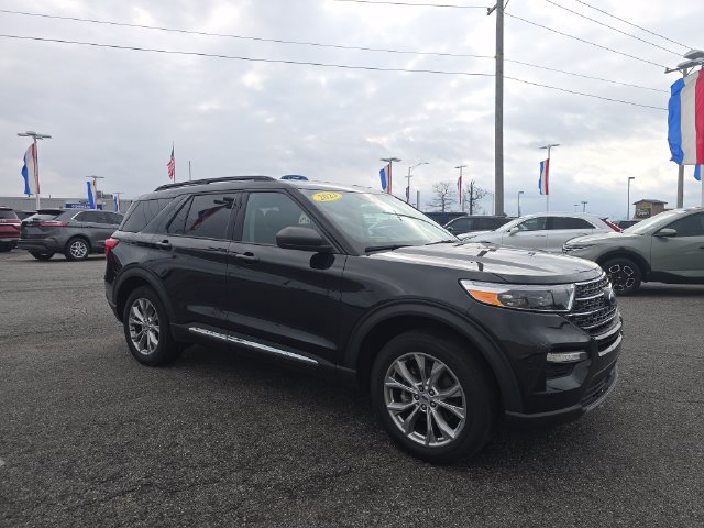 Certified 2023 Ford Explorer XLT AWD/4WD image 3