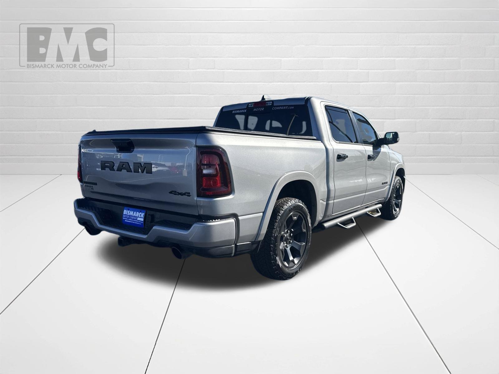 Used 2025 RAM 1500 Big Horn AWD/4WD image 3