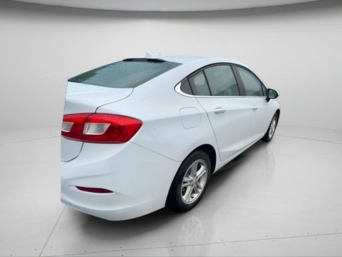 Used 2016 Chevrolet Cruze LT w/ Sun And Sound Package FWD image 8
