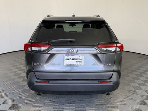 Used 2021 Toyota RAV4 LE FWD image 10